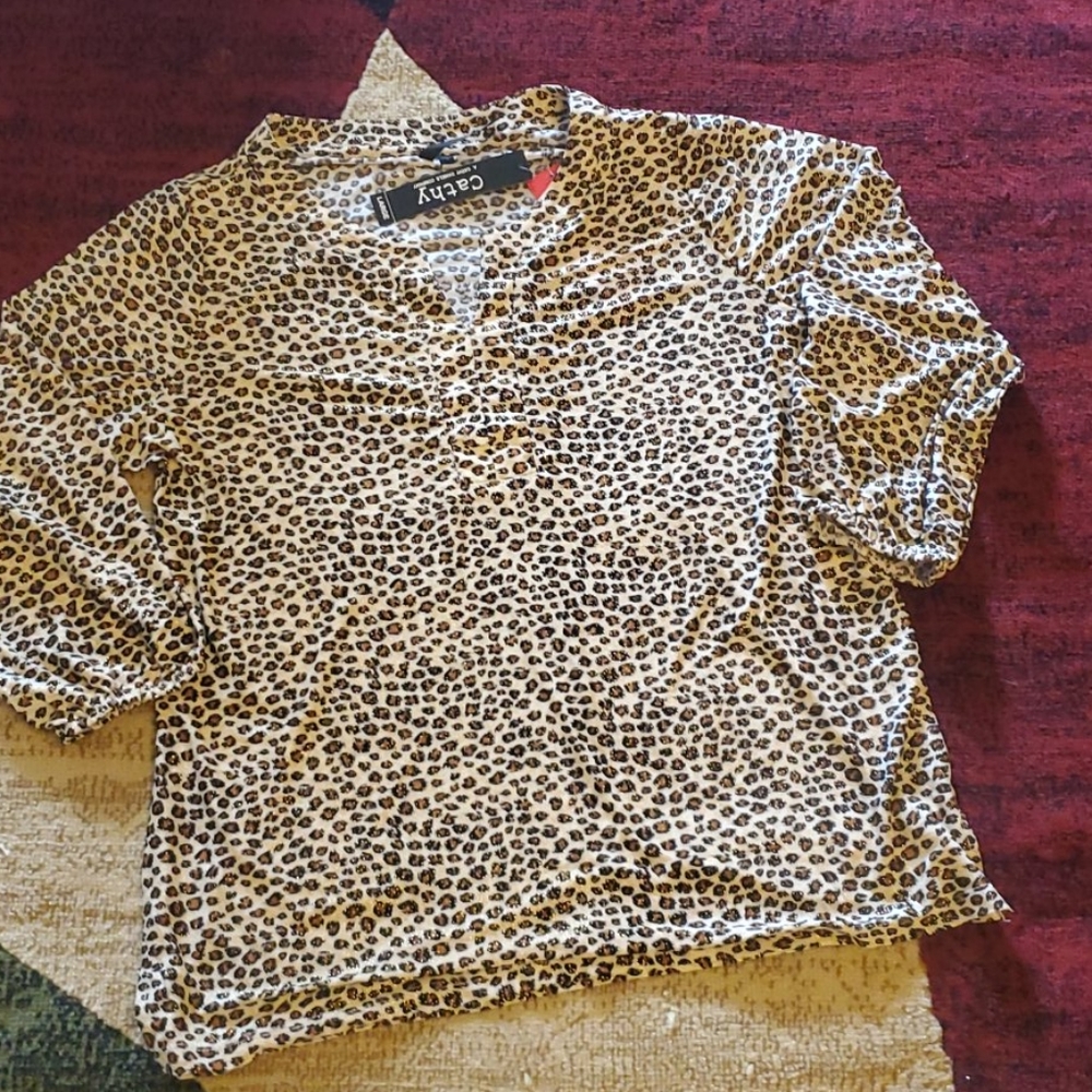 NWT size Large Cathy stretch animal print top